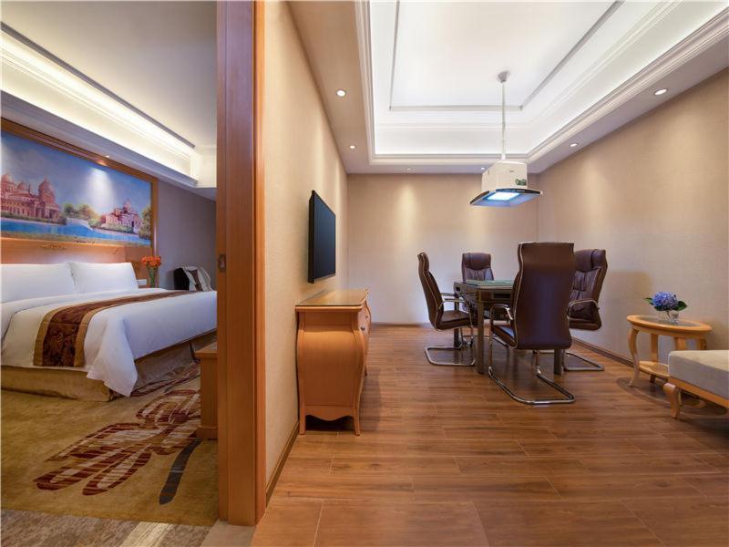 Vienna Hotel Dongguan Shi Exterior foto